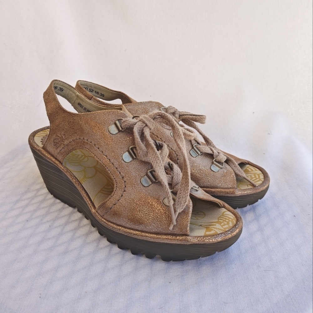 Wedge Lace-Up Sandal in Light Brown